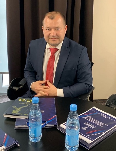 Сегодня член Исполкома областной федерации футбола, председатель федерации футбола Чертковского района, председатель юридического комитета Федерации футбола Ростовской области Роман Лоскутов отмечает юбилейный сороковой день рождения!